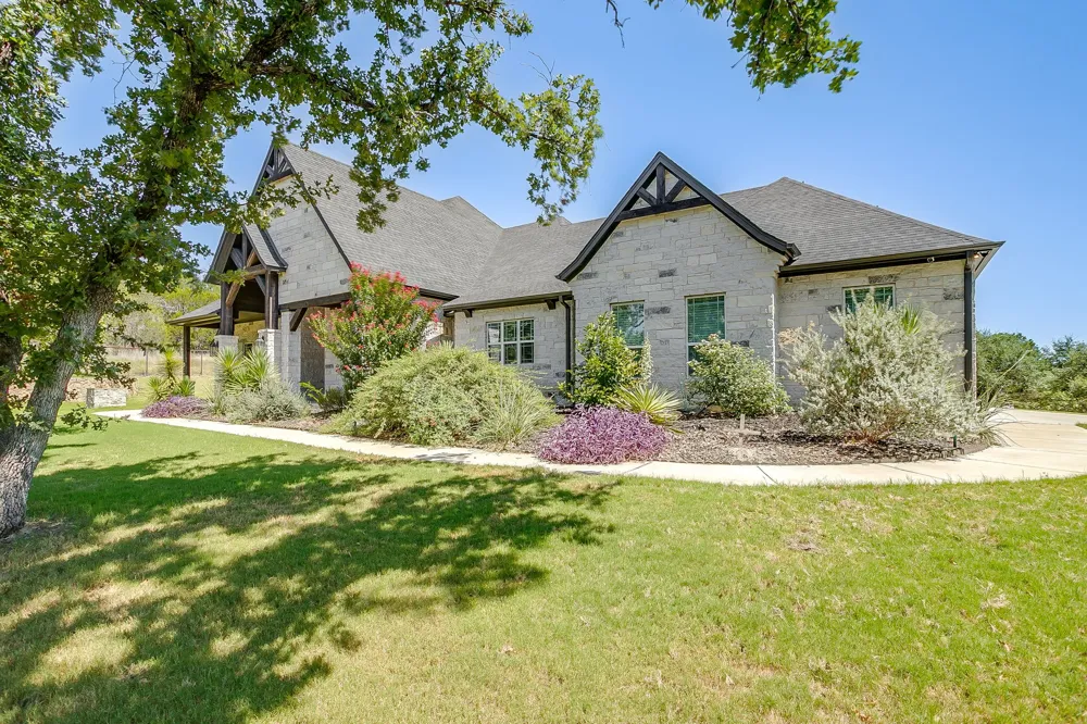 2161 Eagles Ridge Drive Weatherford, TX 76087