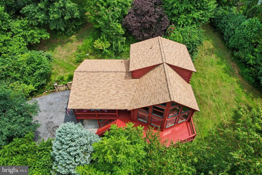 186 HIGH KNOB ROAD Front Royal, VA 22630