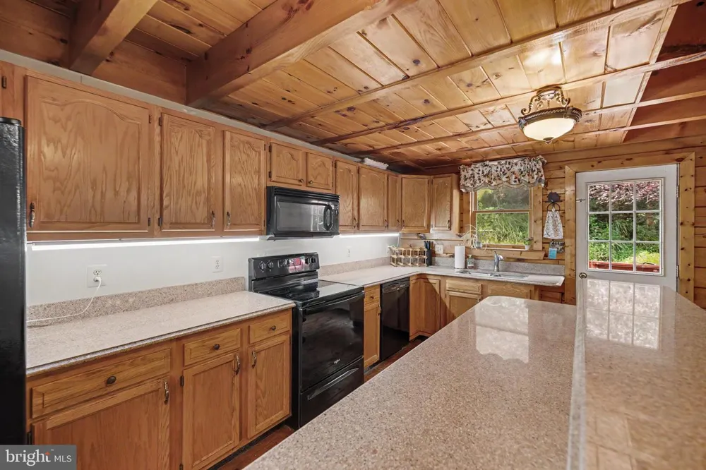 186 HIGH KNOB ROAD Front Royal, VA 22630