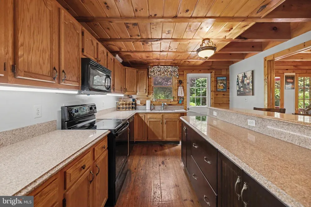 186 HIGH KNOB ROAD Front Royal, VA 22630