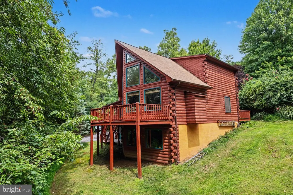 186 HIGH KNOB ROAD Front Royal, VA 22630