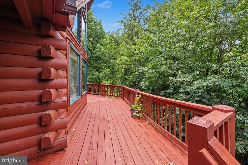 186 HIGH KNOB ROAD Front Royal, VA 22630