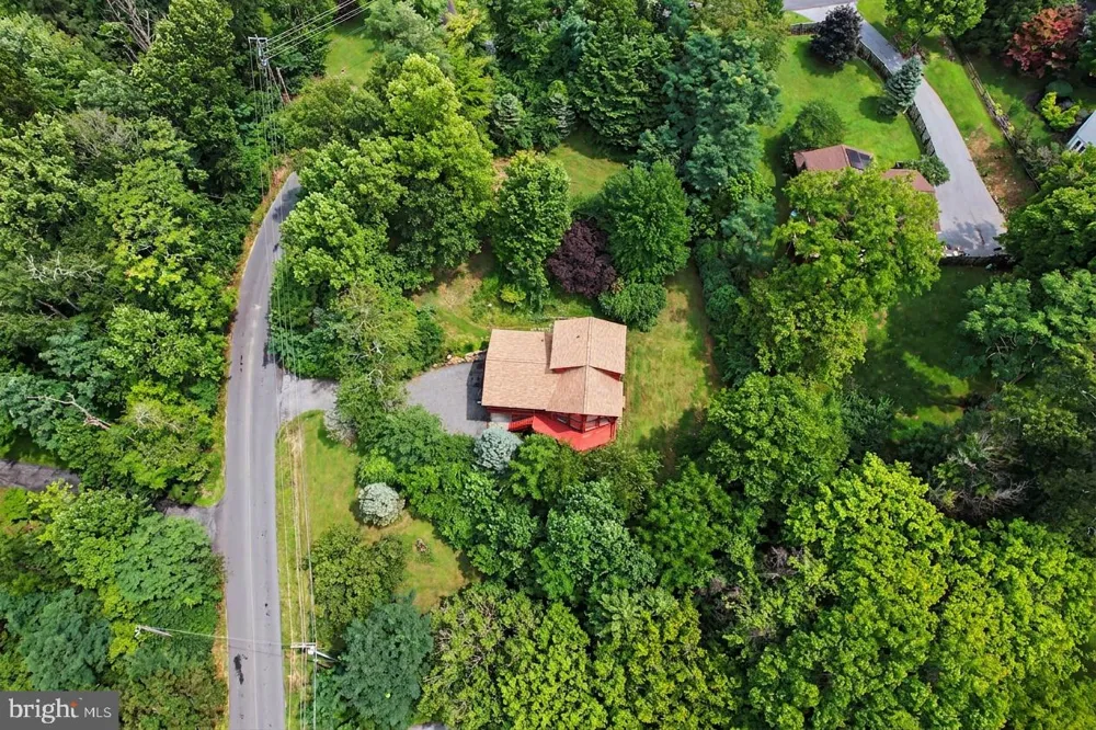 186 HIGH KNOB ROAD Front Royal, VA 22630