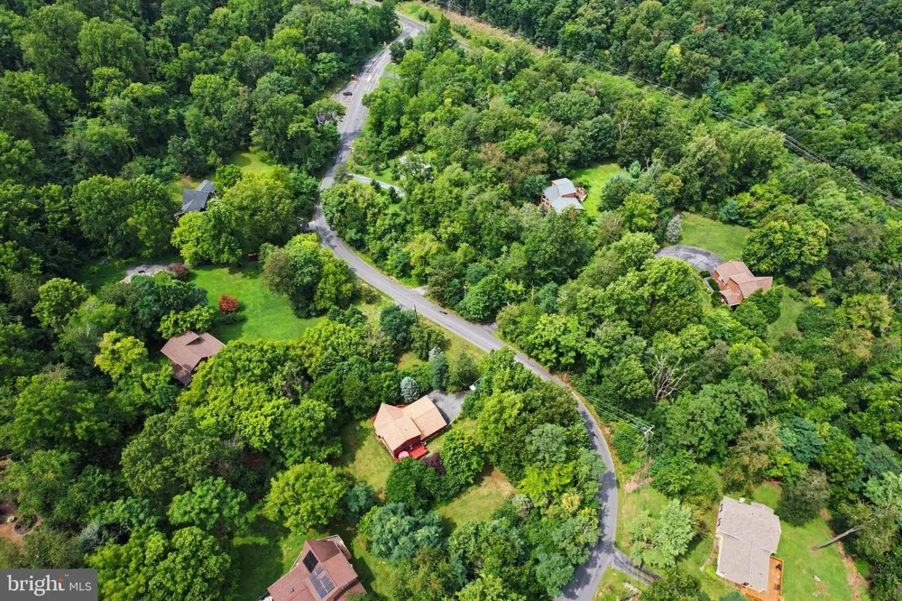 186 HIGH KNOB ROAD Front Royal, VA 22630
