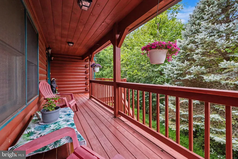 186 HIGH KNOB ROAD Front Royal, VA 22630