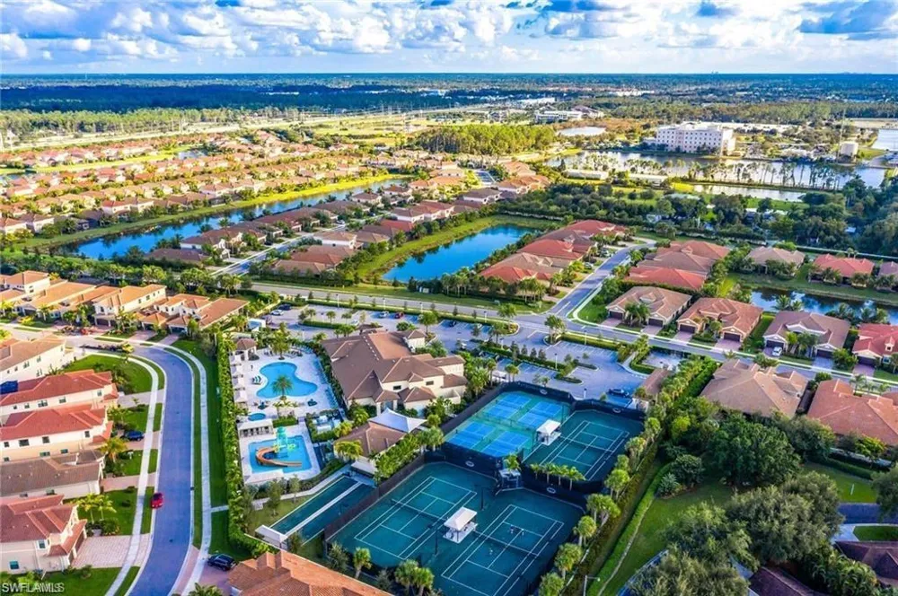 13548 Coronado Drive Naples, FL 34109