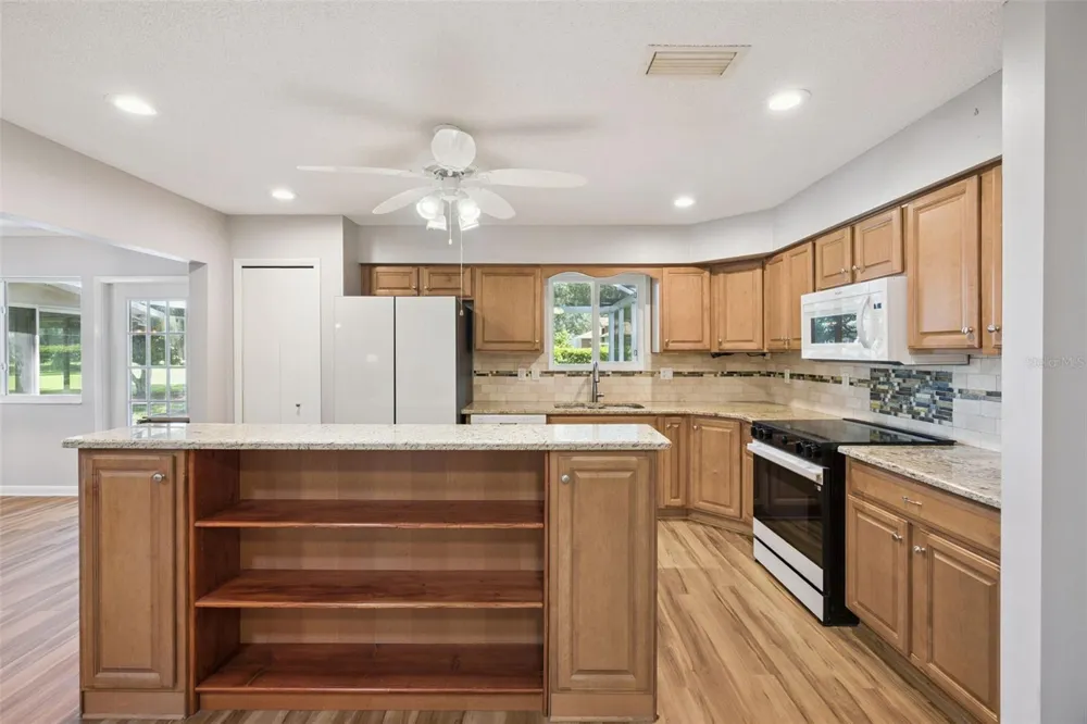 5606 ROSEWALL CIRCLE Leesburg, FL 34748