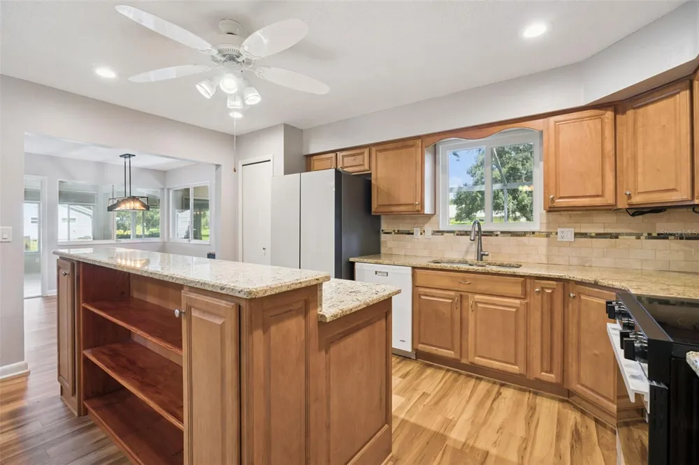 5606 ROSEWALL CIRCLE Leesburg, FL 34748