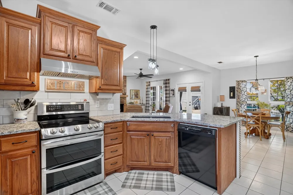 212 Dove Hill Lane Weatherford, TX 76088