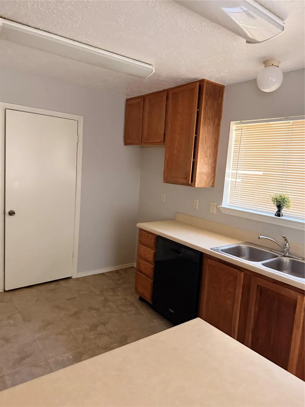 8010 Western Trail Drive Houston, TX 77040