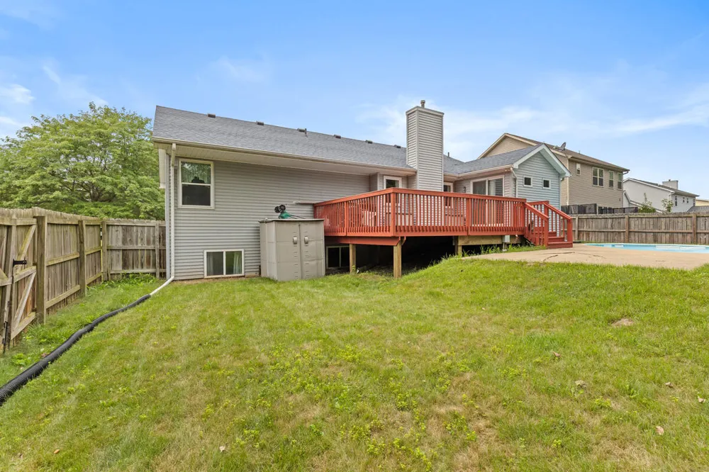 1121 Durango Drive Lansing, MI 48917