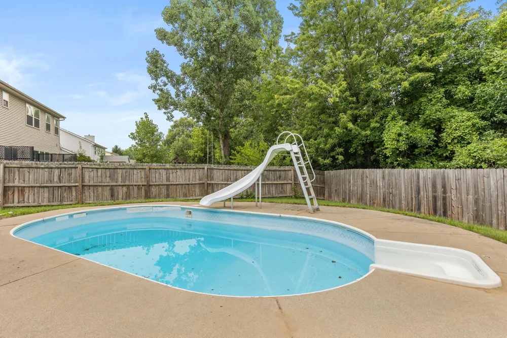 1121 Durango Drive Lansing, MI 48917
