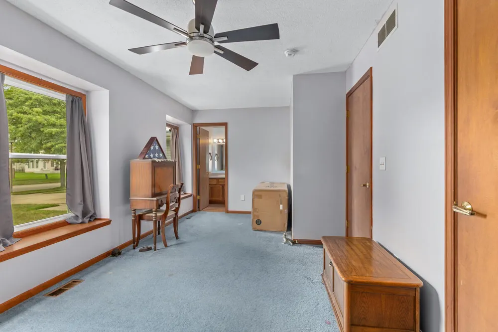 1121 Durango Drive Lansing, MI 48917