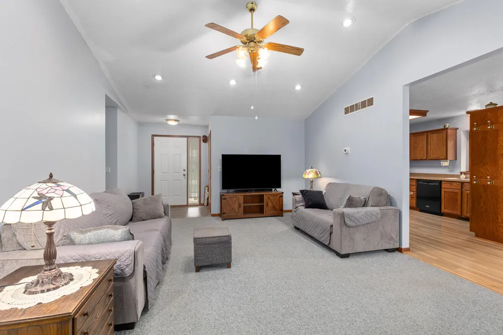 1121 Durango Drive Lansing, MI 48917