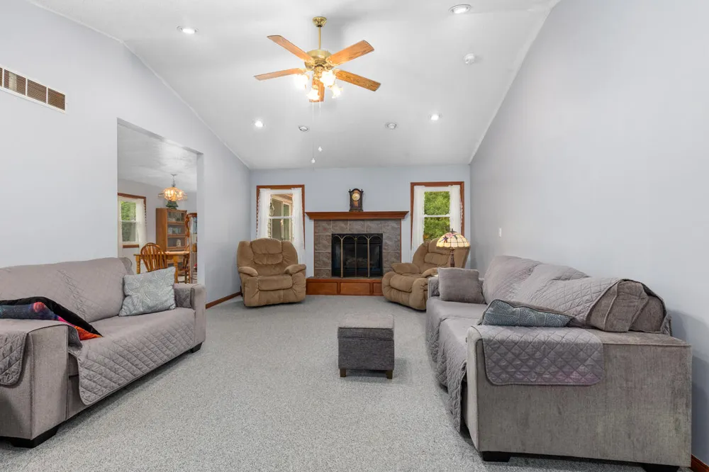 1121 Durango Drive Lansing, MI 48917