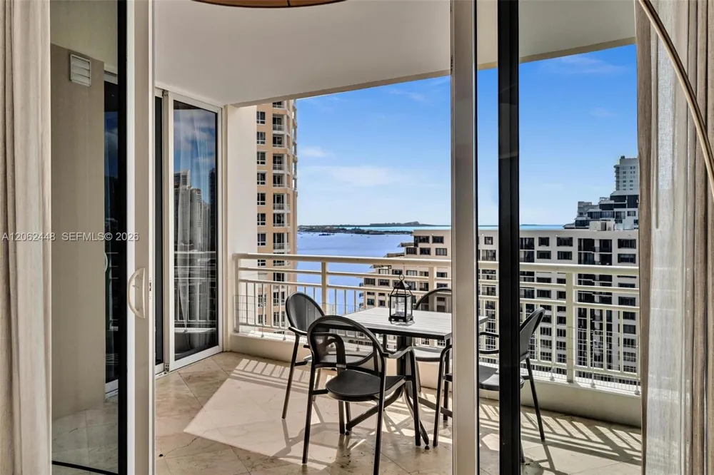 848 Brickell Key Dr #1805 Miami, FL 33131