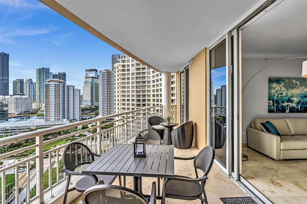 848 Brickell Key Dr #1805 Miami, FL 33131