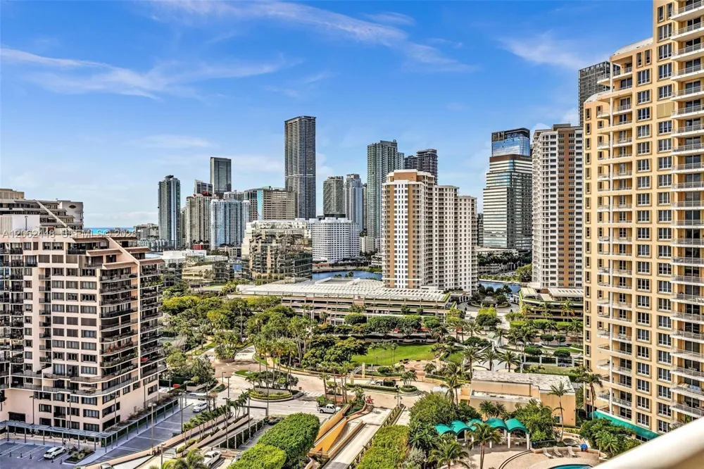 848 Brickell Key Dr #1805 Miami, FL 33131