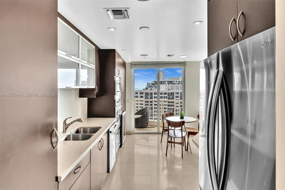 848 Brickell Key Dr #1805 Miami, FL 33131