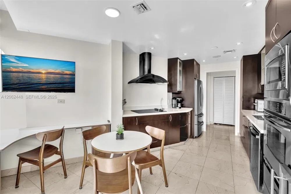 848 Brickell Key Dr #1805 Miami, FL 33131