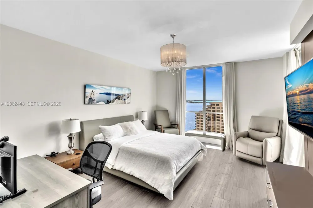 848 Brickell Key Dr #1805 Miami, FL 33131