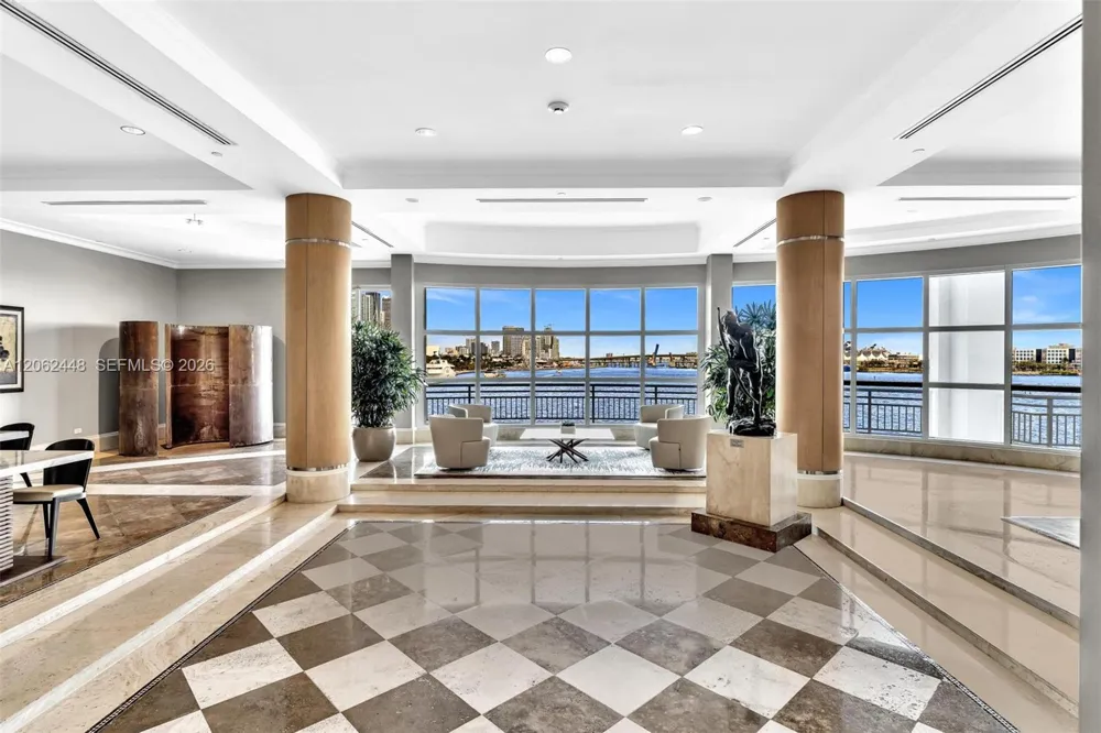 848 Brickell Key Dr #1805 Miami, FL 33131