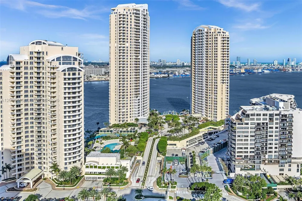 848 Brickell Key Dr #1805 Miami, FL 33131