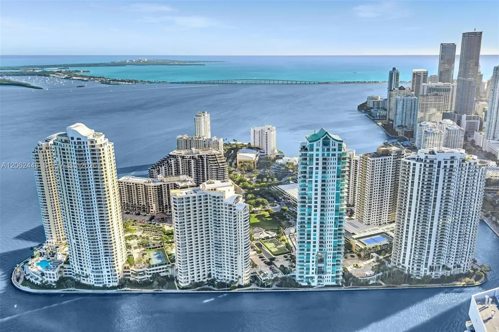 848 Brickell Key Dr #1805 Miami, FL 33131