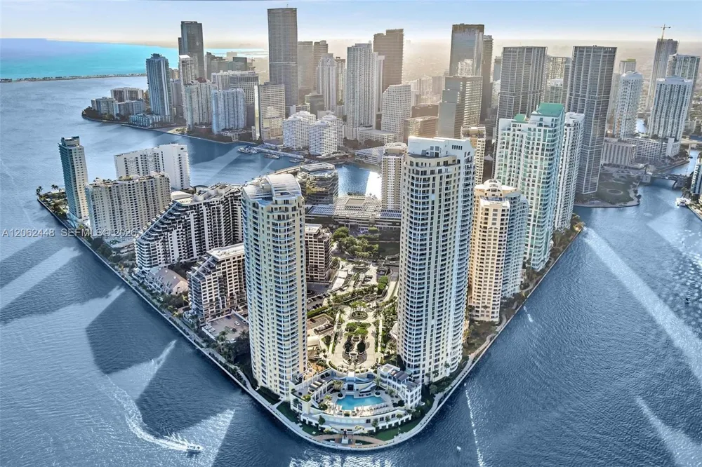 848 Brickell Key Dr #1805 Miami, FL 33131