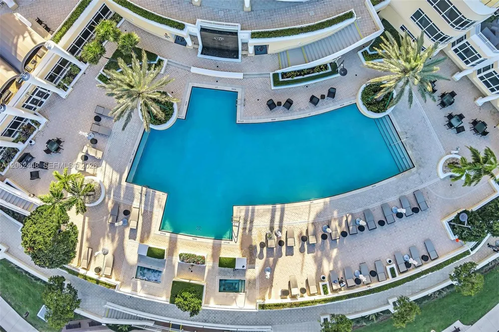 848 Brickell Key Dr #1805 Miami, FL 33131
