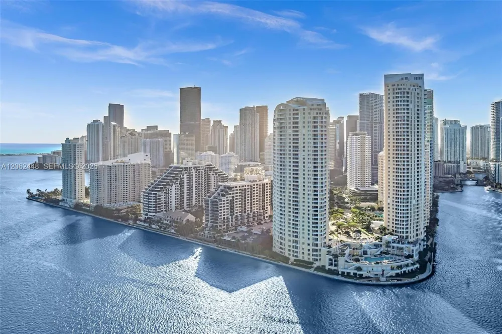 848 Brickell Key Dr #1805 Miami, FL 33131