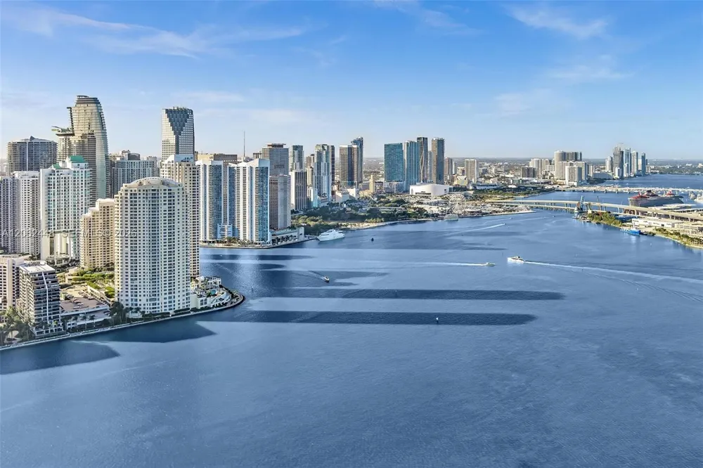 848 Brickell Key Dr #1805 Miami, FL 33131