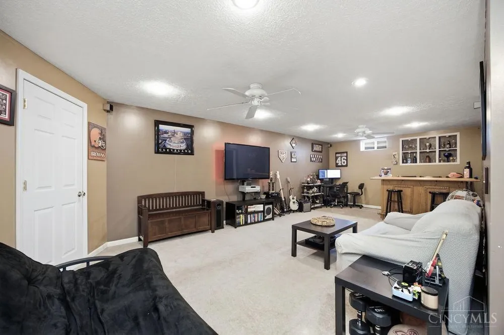 933 Marcia Drive Trenton, OH 45067