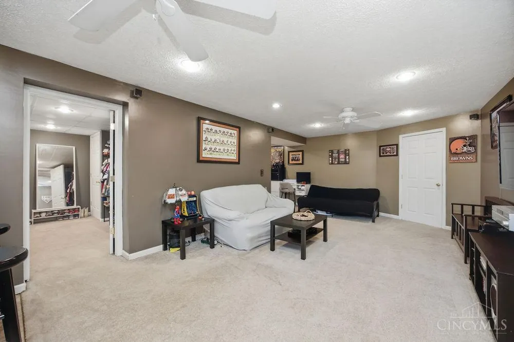 933 Marcia Drive Trenton, OH 45067