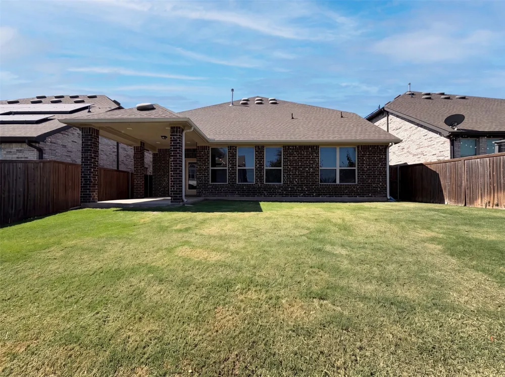5904 Saddle Pack Drive Fort Worth, TX 76123