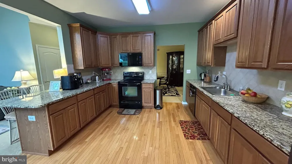 19 WHARTON DRIVE Glen Mills, PA 19342