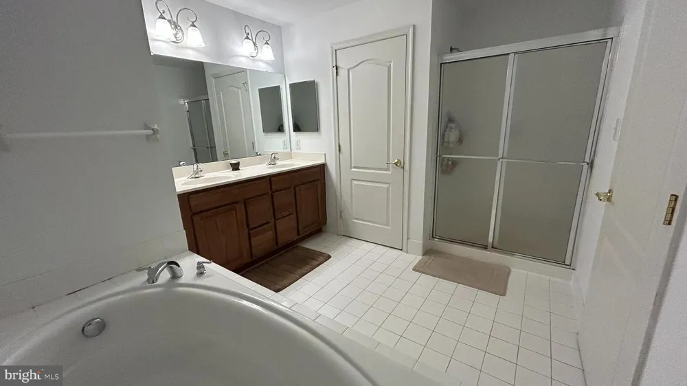19 WHARTON DRIVE Glen Mills, PA 19342