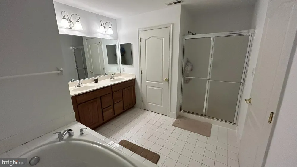 19 WHARTON DRIVE Glen Mills, PA 19342