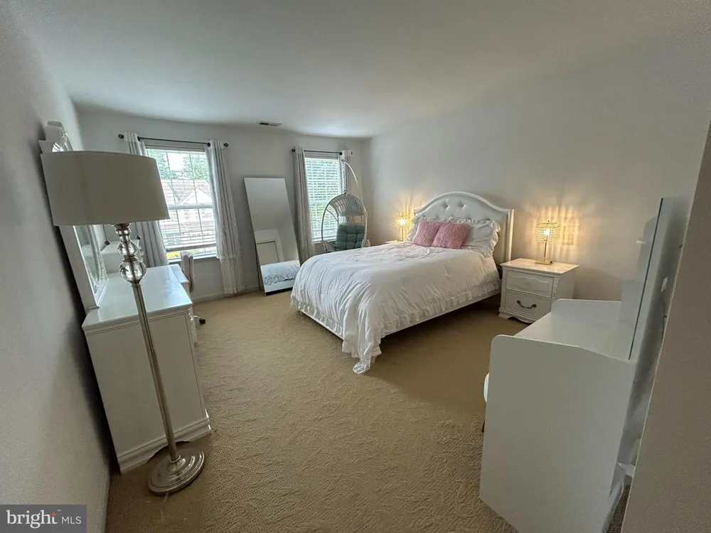 19 WHARTON DRIVE Glen Mills, PA 19342