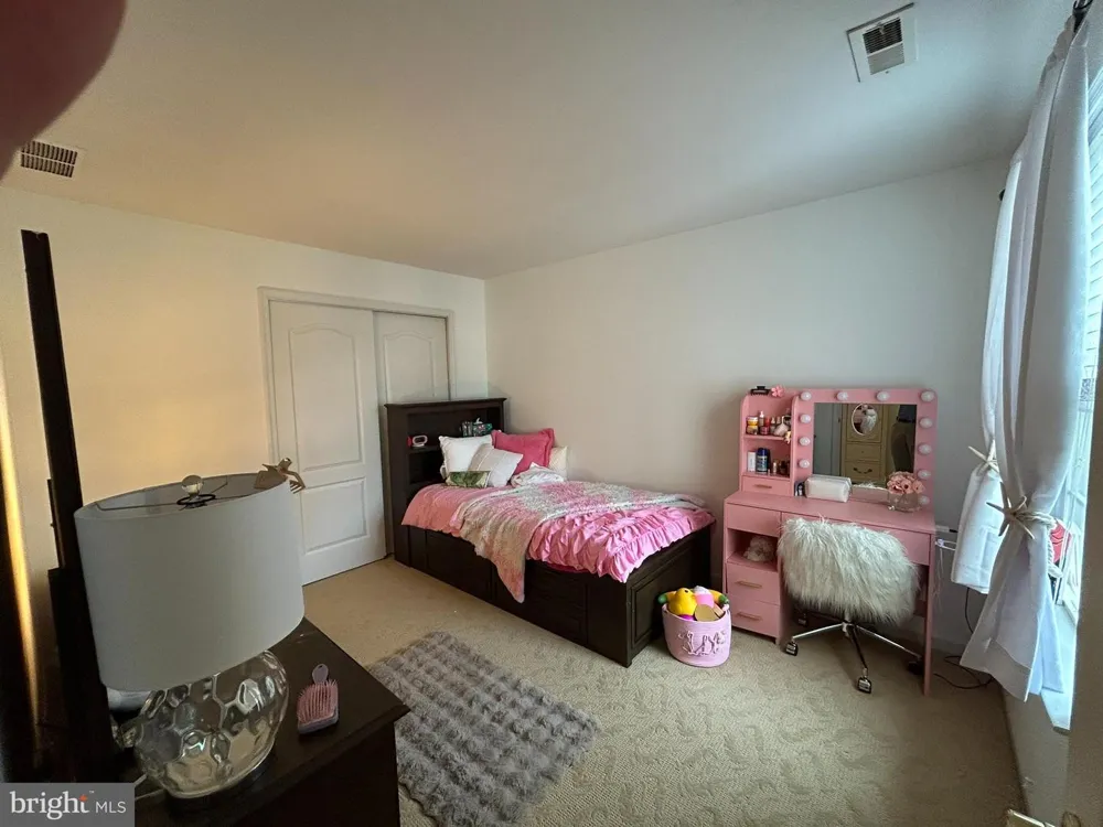 19 WHARTON DRIVE Glen Mills, PA 19342