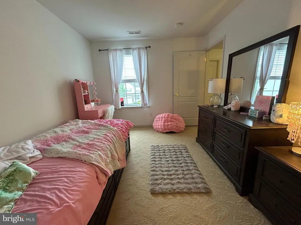 19 WHARTON DRIVE Glen Mills, PA 19342