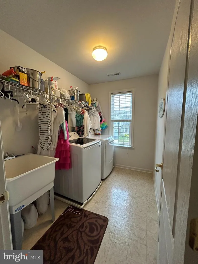 19 WHARTON DRIVE Glen Mills, PA 19342