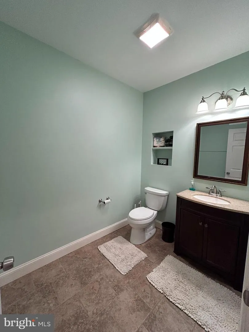 19 WHARTON DRIVE Glen Mills, PA 19342