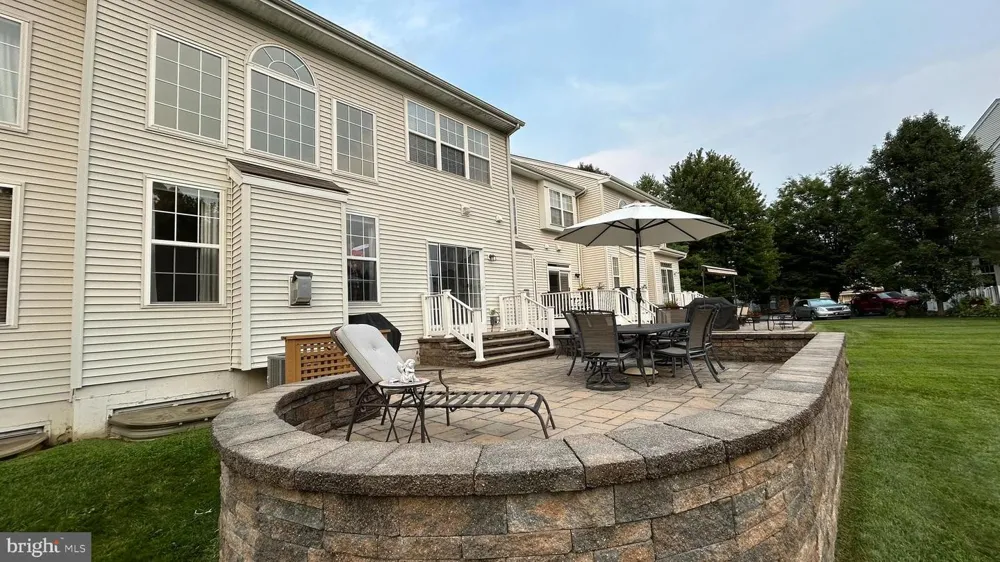19 WHARTON DRIVE Glen Mills, PA 19342