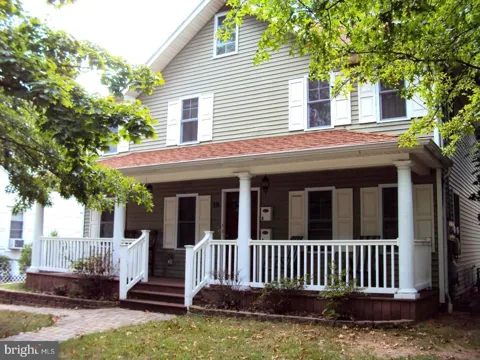 18 CHAPEL AVENUE #A