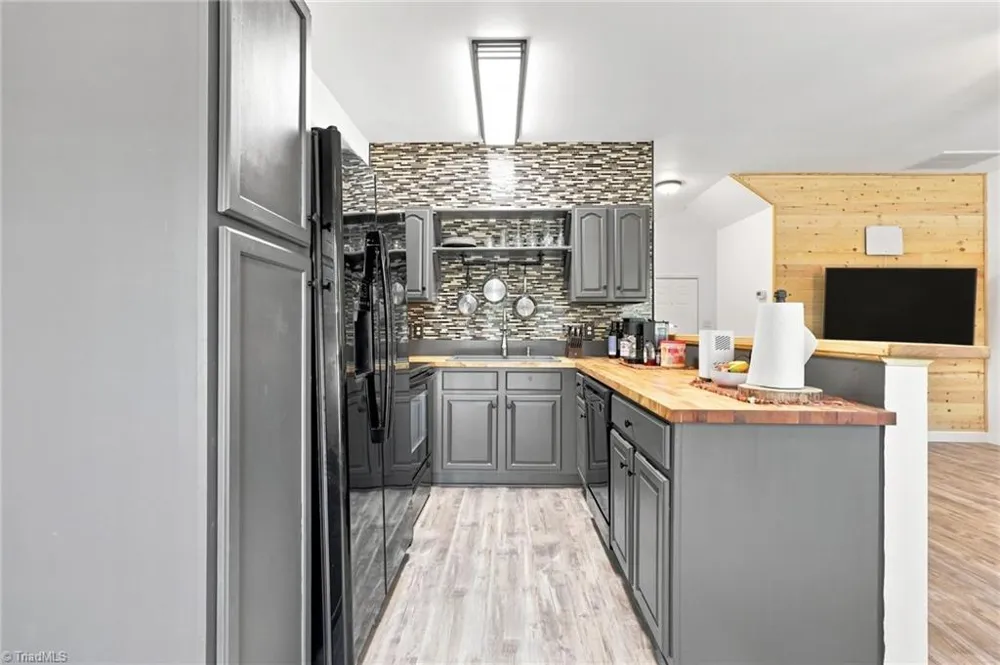 307 Skiles Heights #J Thomasville, NC 27360