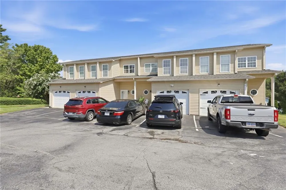 307 Skiles Heights #J Thomasville, NC 27360