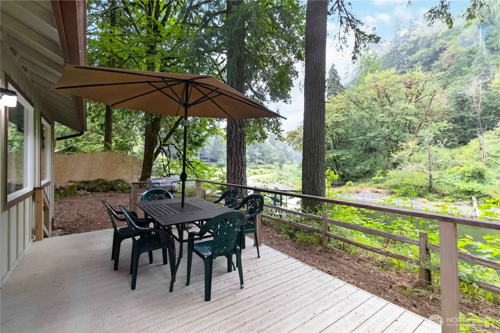 114 Merry Etta Drive Kalama, WA 98625