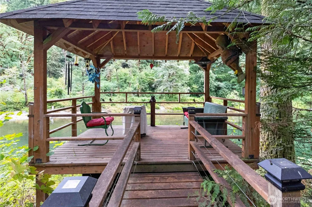 114 Merry Etta Drive Kalama, WA 98625