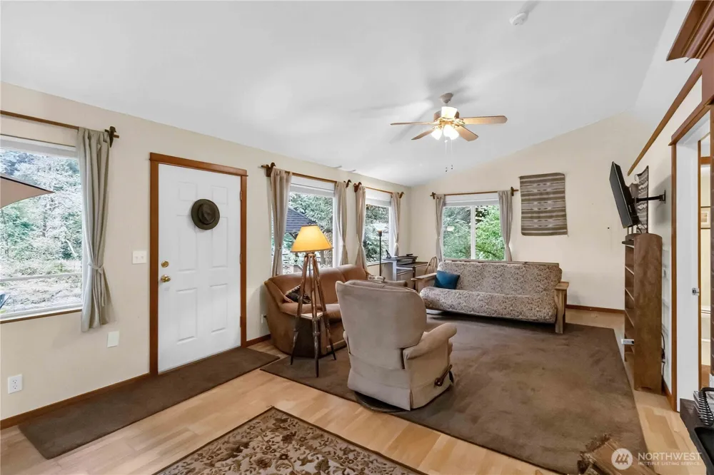 114 Merry Etta Drive Kalama, WA 98625